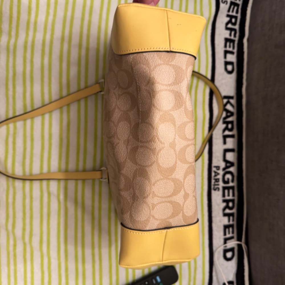 Authentic Coach Tote - Picture 3 of 6